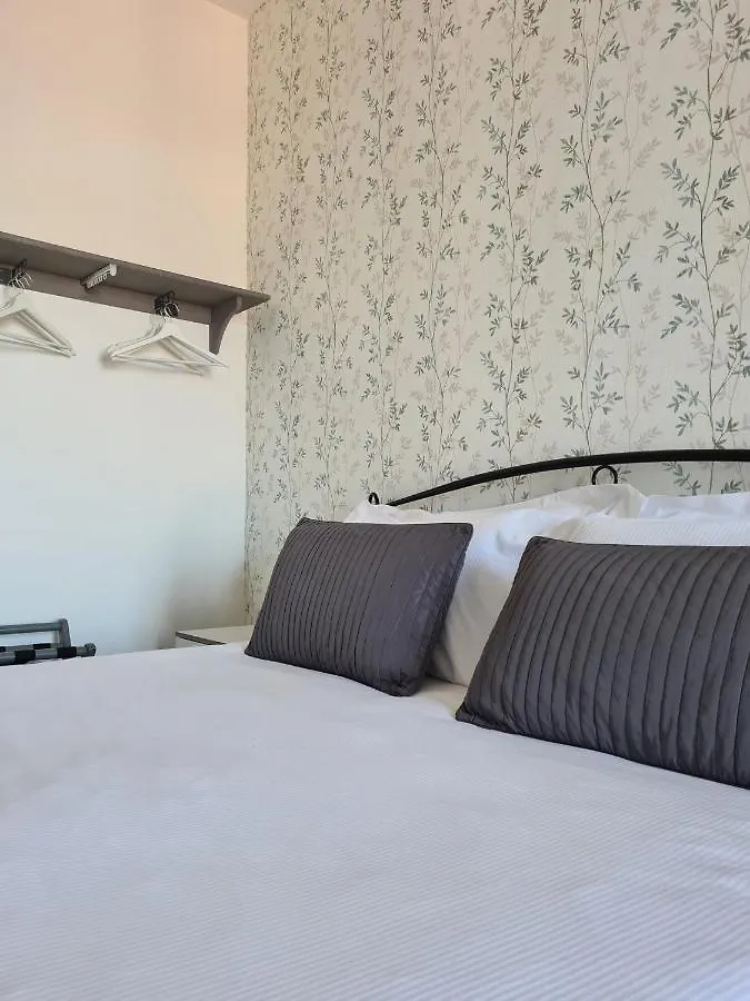 ** بيت ضيافة Corso Italia Rooms ميلان إيطاليا